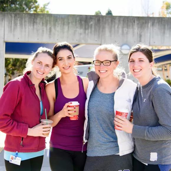 Students outside of Oakland campus