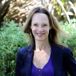 Lynda Creighton-Wong