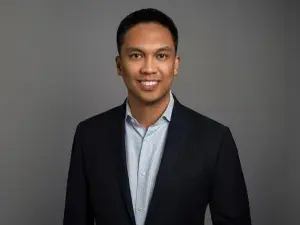 j santos headshot
