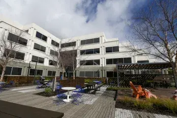 Exterior of SMU San Francisco Peninsula campus in Foster City
