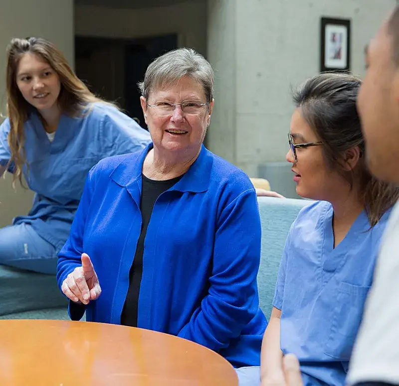 Sharon Diaz and students in the HEC.