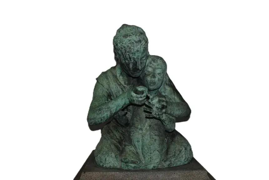 image of the statue entitled the splinter